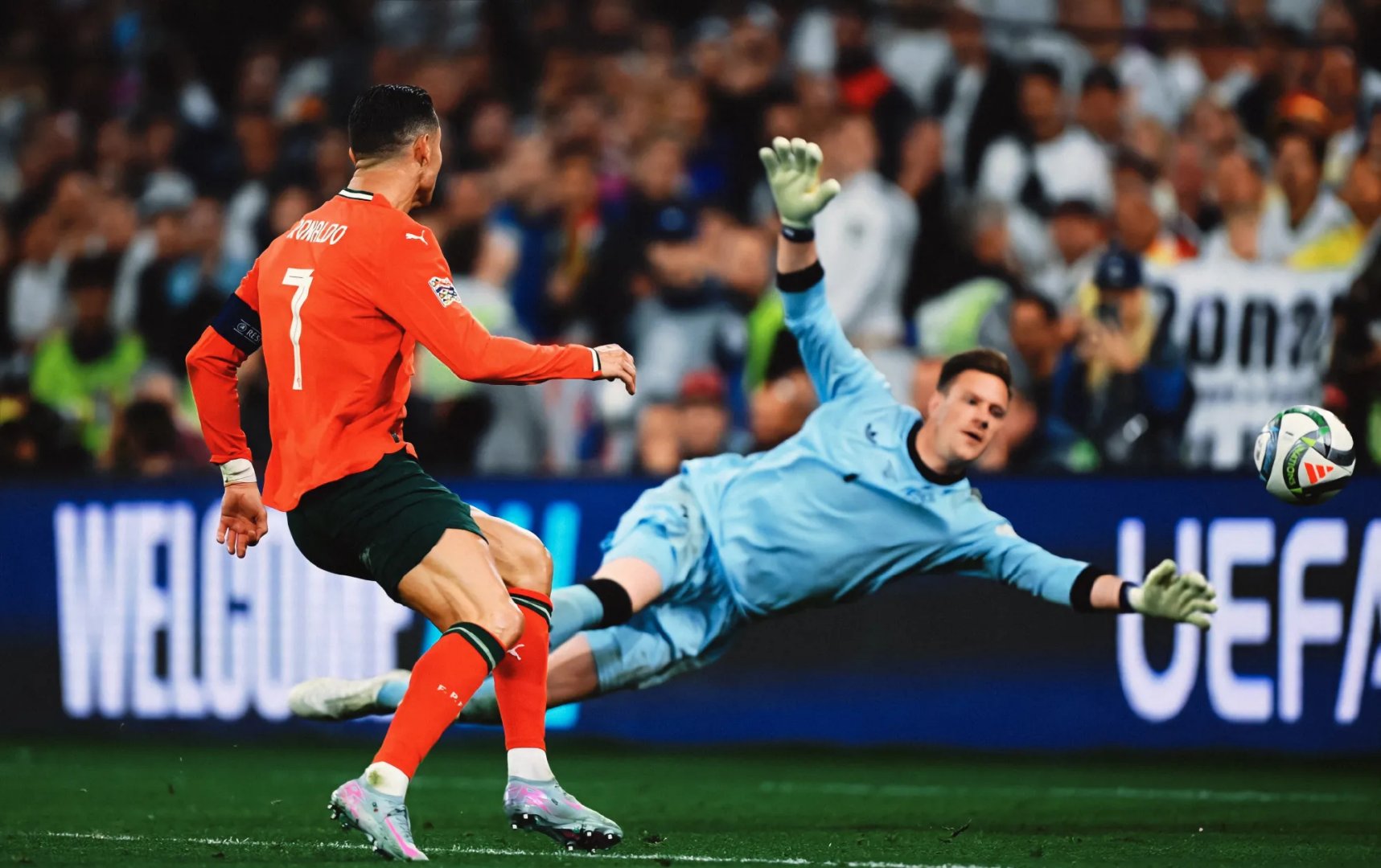 开云体育官网-欧联赛程吃紧，罗马冲刺阶段外线爆发，压力陡增，年轻球员得到机会的简单介绍