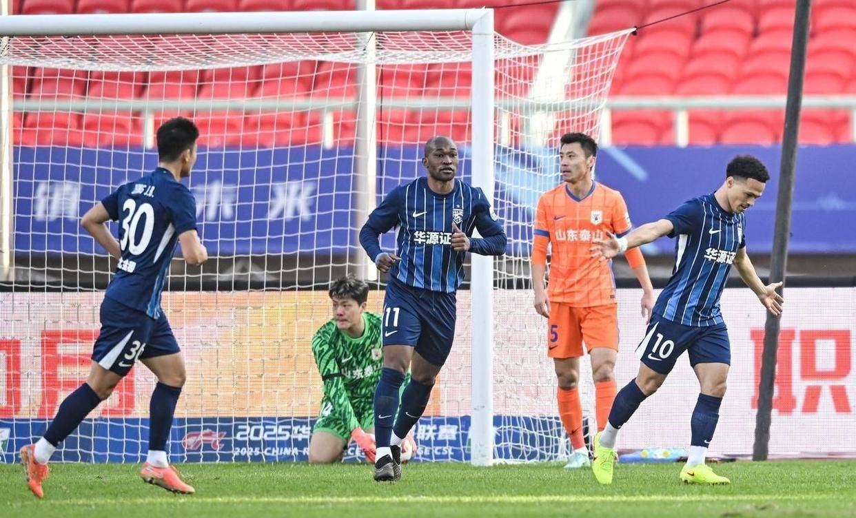 开云体育入口-太狠了！巴黎圣日耳曼冲刺阶段伤情更新皇家马德里围绕中超战术微调，山东泰山完成体检备战中超的简单介绍